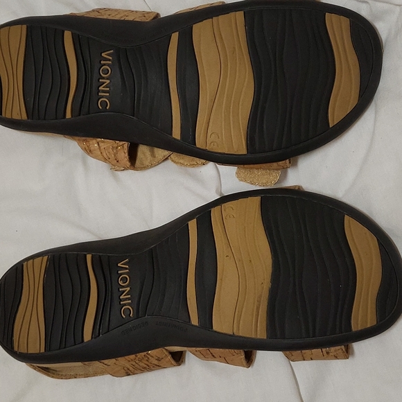 Vionic sandals - Picture 3 of 4